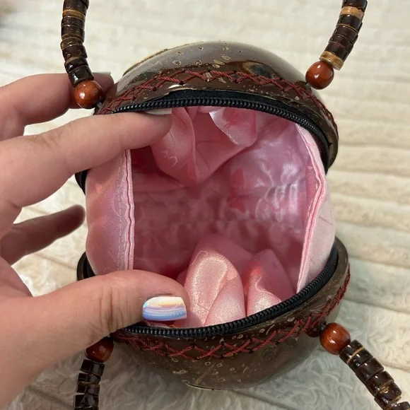 Handcrafted Real Coconut Shell Bag - Picture 5 of 5